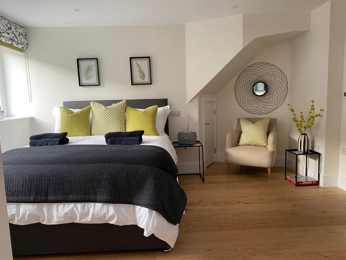 New Studio Apartment - Minutes Walk To Cathedral ซอลส์บรี ภายนอก รูปภาพ